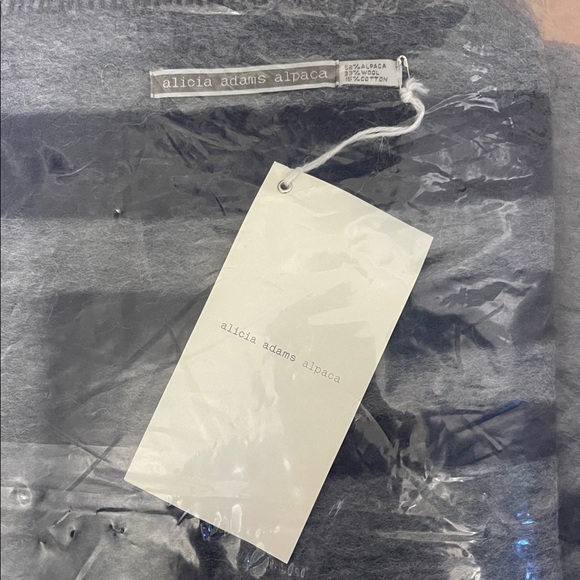 NWT Alicia Adams Alpaca 51x71 Montauk Throw in Gray/Blue - Picture 6 of 7